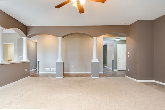 21208 S Meadowview Lane, Shorewood, IL 60404