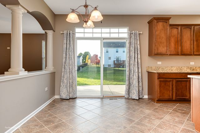 21208 S Meadowview Lane, Shorewood, IL 60404