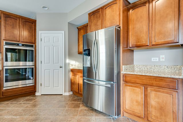 21208 S Meadowview Lane, Shorewood, IL 60404