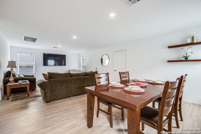 5223 HORNBECK HTS, Converse, TX 78109