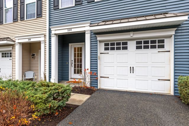 164 Warrington Round 164, Danbury, CT 06810