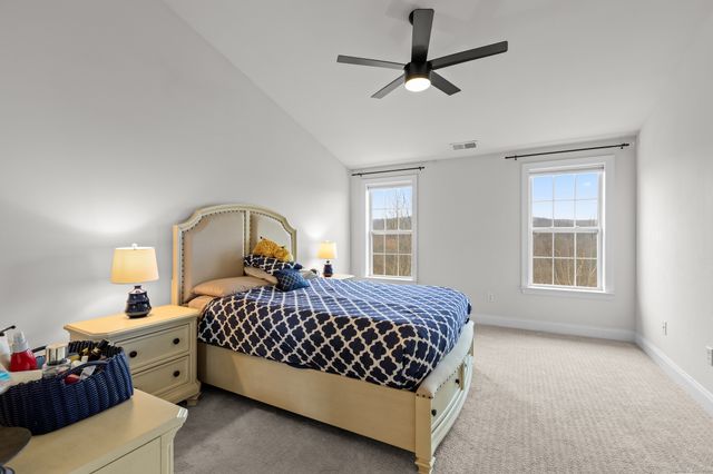 164 Warrington Round 164, Danbury, CT 06810