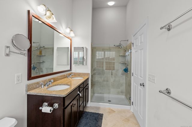 164 Warrington Round 164, Danbury, CT 06810