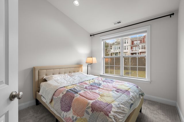 164 Warrington Round 164, Danbury, CT 06810