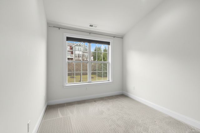 164 Warrington Round 164, Danbury, CT 06810