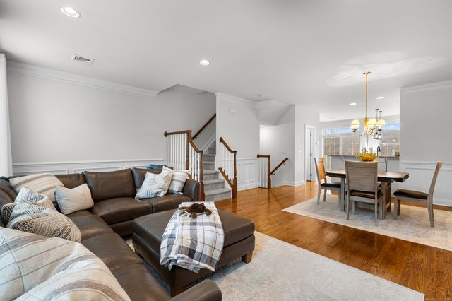 164 Warrington Round 164, Danbury, CT 06810