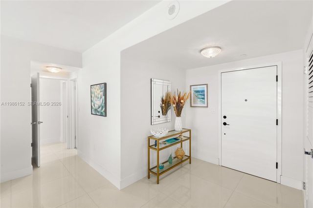 5825 Collins Ave 10E, Miami Beach, FL 33140