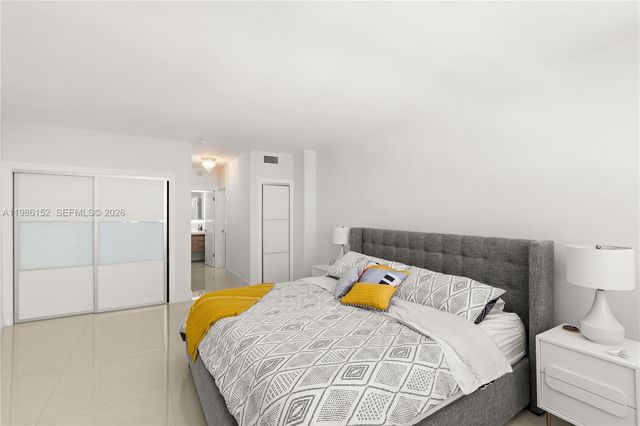 5825 Collins Ave 10E, Miami Beach, FL 33140