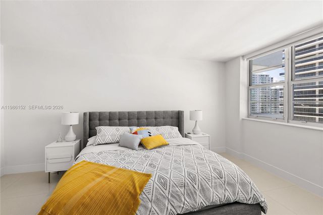 5825 Collins Ave 10E, Miami Beach, FL 33140