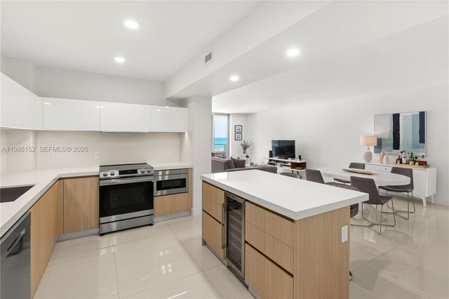 5825 Collins Ave 10E, Miami Beach, FL 33140