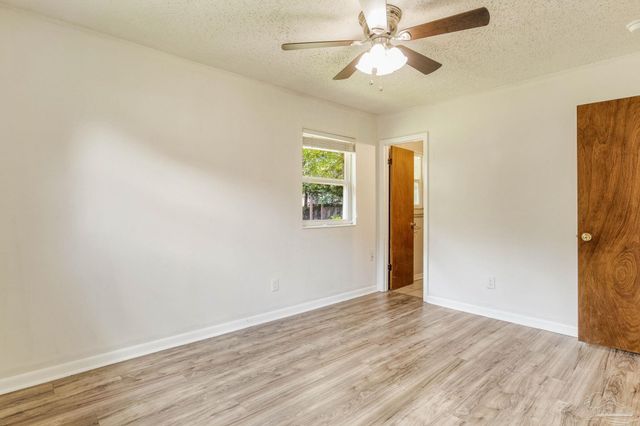 3255 Newton Dr, Pensacola, FL 32503