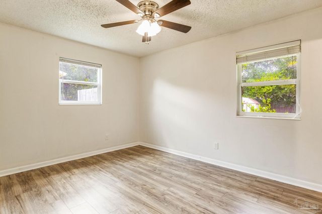 3255 Newton Dr, Pensacola, FL 32503