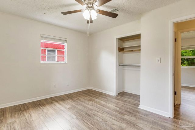 3255 Newton Dr, Pensacola, FL 32503