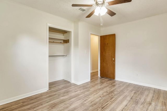 3255 Newton Dr, Pensacola, FL 32503