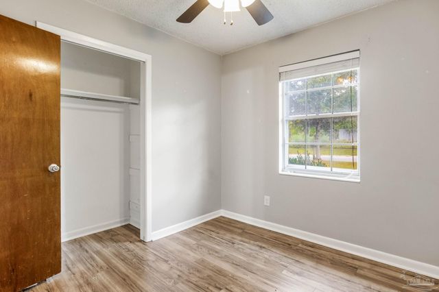 3255 Newton Dr, Pensacola, FL 32503