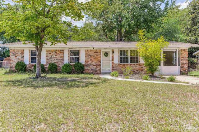 3255 Newton Dr, Pensacola, FL 32503