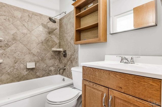 3255 Newton Dr, Pensacola, FL 32503