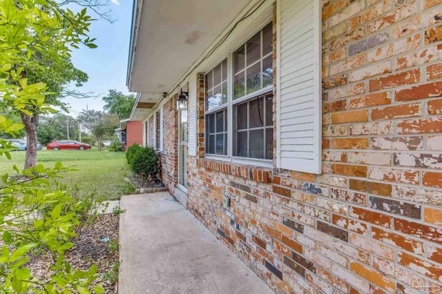 3255 Newton Dr, Pensacola, FL 32503