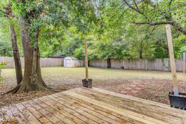 3255 Newton Dr, Pensacola, FL 32503