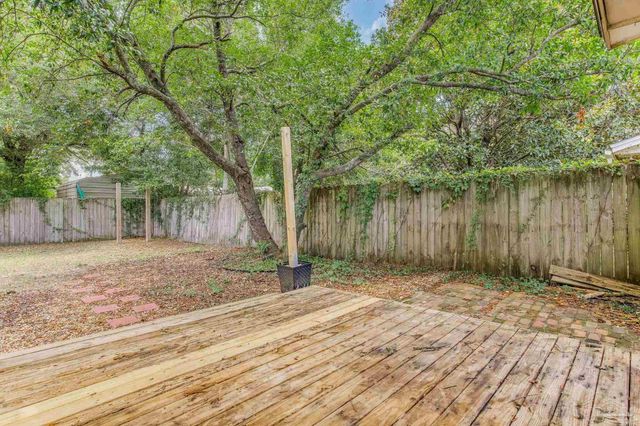 3255 Newton Dr, Pensacola, FL 32503