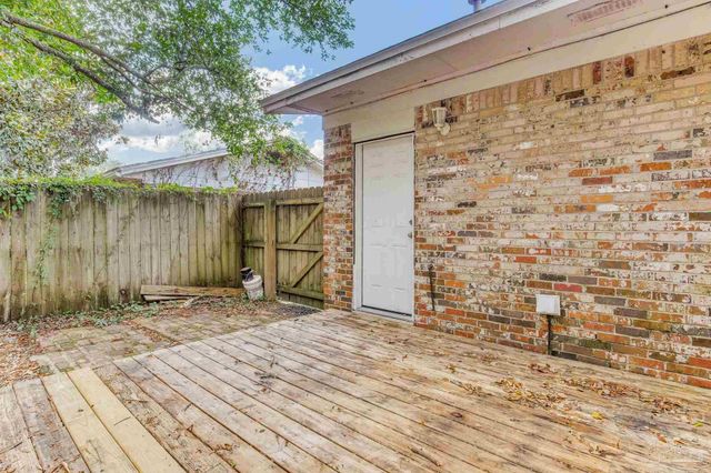 3255 Newton Dr, Pensacola, FL 32503