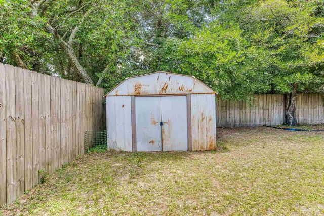 3255 Newton Dr, Pensacola, FL 32503