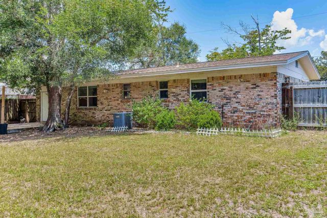 3255 Newton Dr, Pensacola, FL 32503