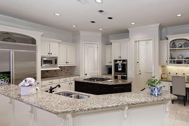 31 Midday Sun Place, The Woodlands, TX 77382