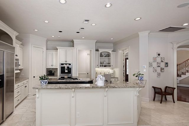 31 Midday Sun Place, The Woodlands, TX 77382