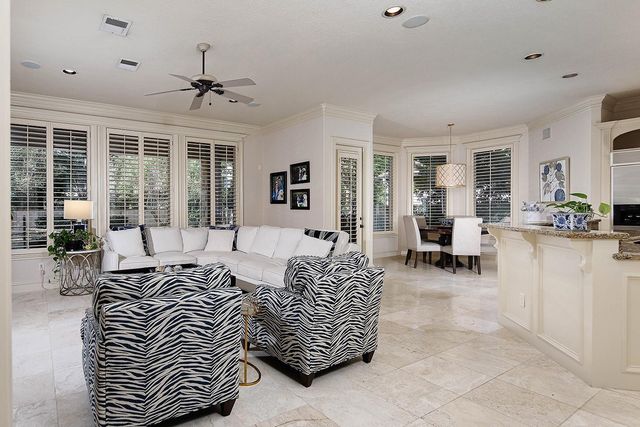 31 Midday Sun Place, The Woodlands, TX 77382
