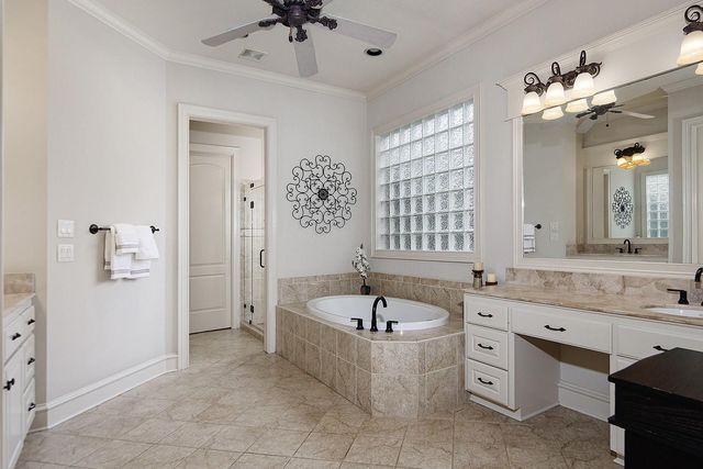 31 Midday Sun Place, The Woodlands, TX 77382