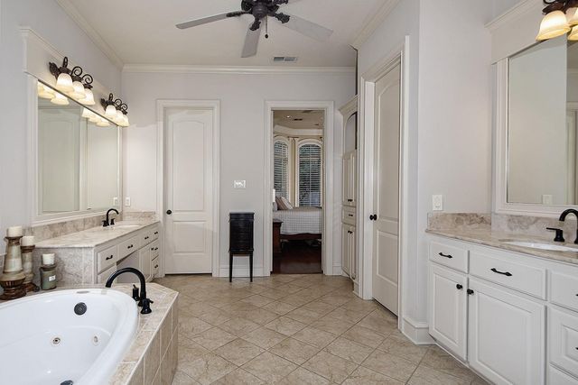 31 Midday Sun Place, The Woodlands, TX 77382