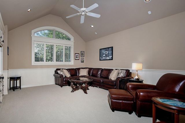 31 Midday Sun Place, The Woodlands, TX 77382