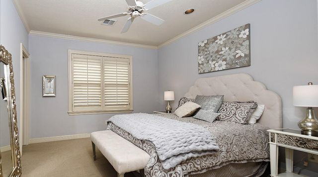 31 Midday Sun Place, The Woodlands, TX 77382