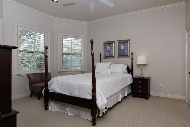 31 Midday Sun Place, The Woodlands, TX 77382