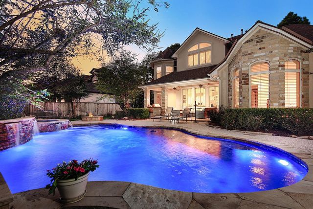 31 Midday Sun Place, The Woodlands, TX 77382