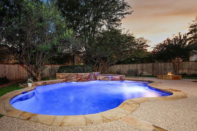 31 Midday Sun Place, The Woodlands, TX 77382