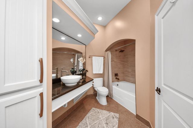 2203 Dorrington Street 400, Houston, TX 77030