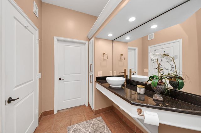 2203 Dorrington Street 400, Houston, TX 77030