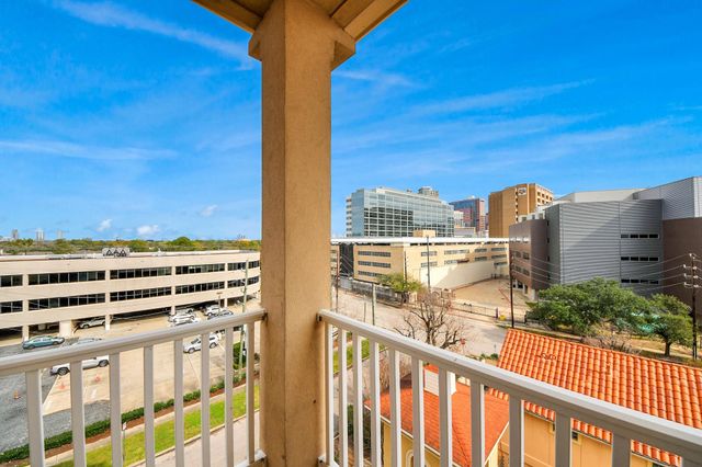 2203 Dorrington Street 400, Houston, TX 77030