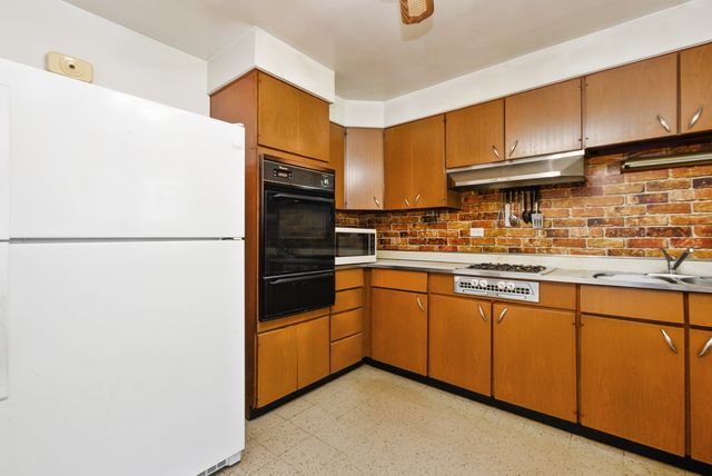 18770 Baker Avenue, Country Club Hills, IL 60478