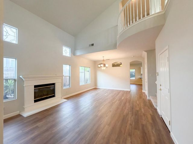 224 Pinecrest Ct, Roseville, CA 95678