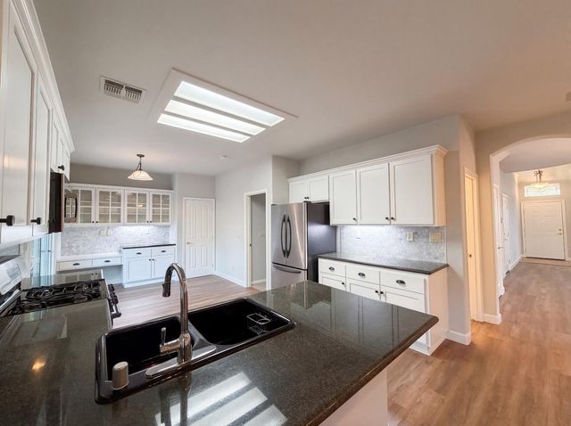 224 Pinecrest Ct, Roseville, CA 95678