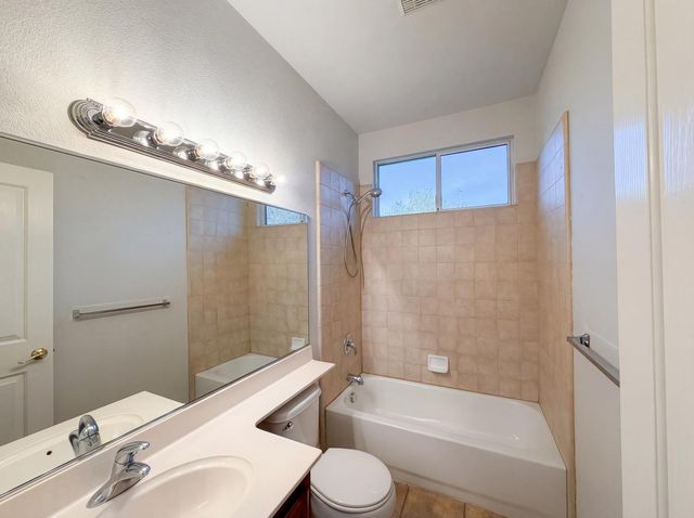 224 Pinecrest Ct, Roseville, CA 95678