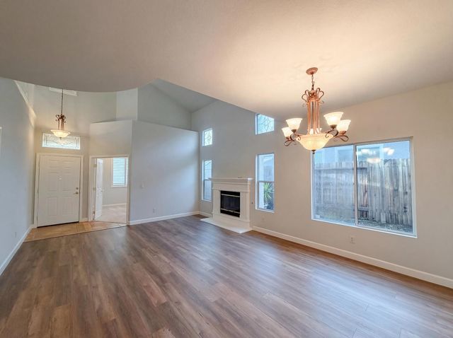 224 Pinecrest Ct, Roseville, CA 95678