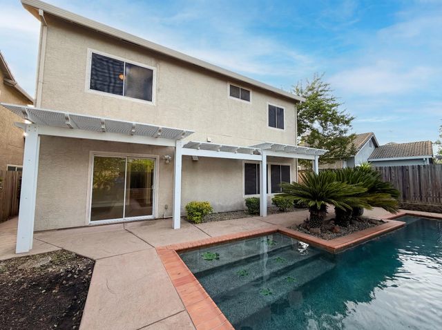 224 Pinecrest Ct, Roseville, CA 95678