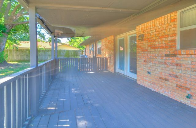 611 Spruce Drive, Yukon, OK 73099