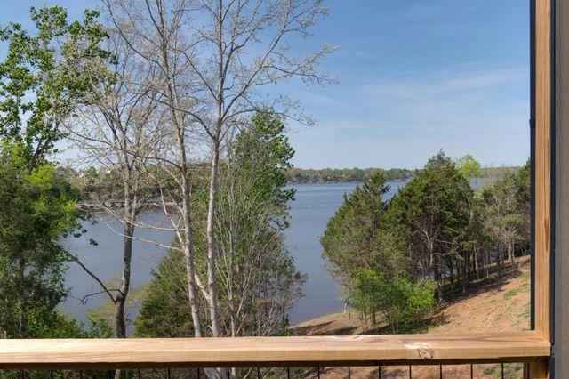 959 Fanning Bend Dr, Winchester, TN 37398