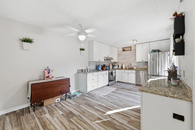 5804 SE Windsong Lane 220, Stuart, FL 34997