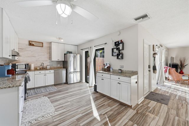 5804 SE Windsong Lane 220, Stuart, FL 34997